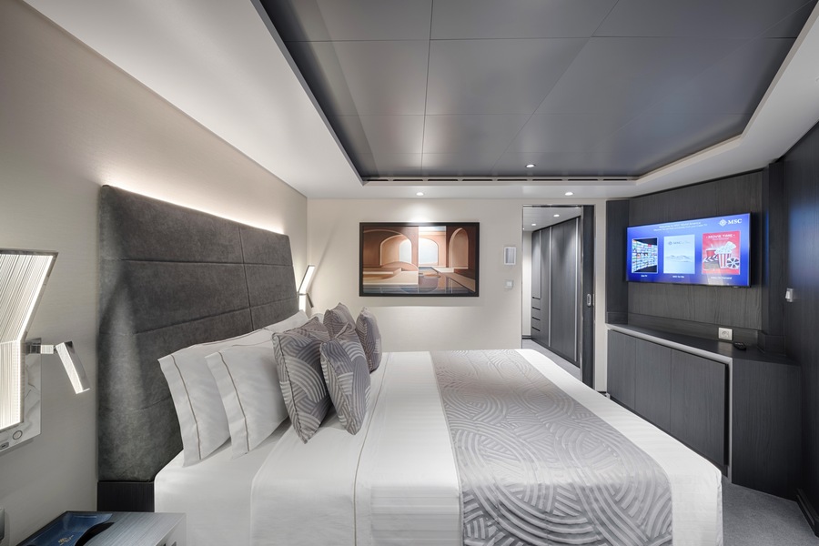 MSC Cruises MSC World America MSC Yacht Club Royal Suite ©MSC Rights, Ivan Sarfatti 5.jpg